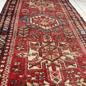 Tapis vintage L’Axe Rouge (Couloir)