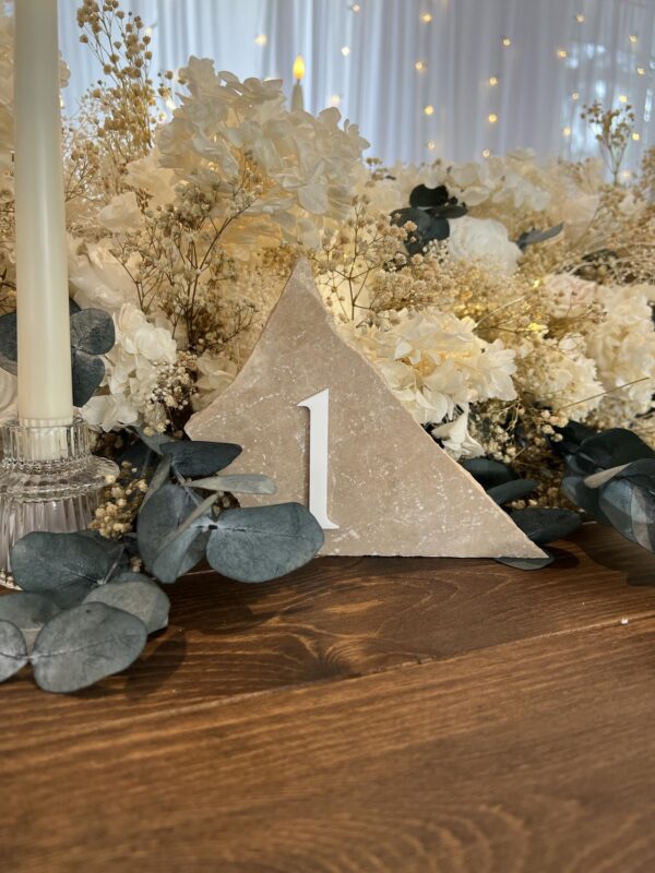 Numéro de table travertin – Image 2
